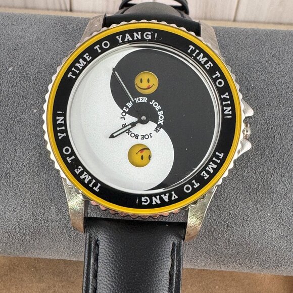 Fun vintage and rare Joe Boxer watch, featuring a Time to Yin -- Time to Yang - Picture 6 of 11